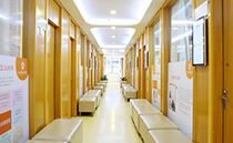 深圳怡康婦產醫院幹凈明亮的走廊